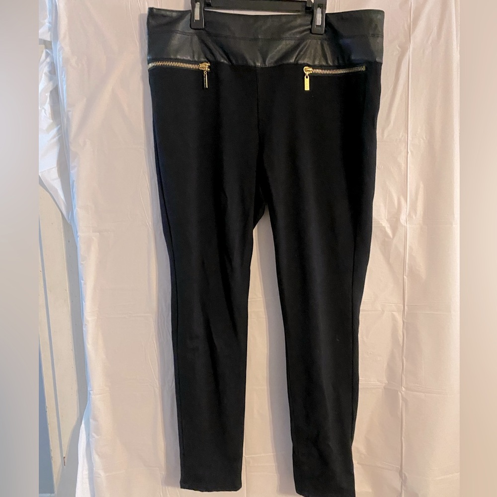 Bisou Bisou black pants with gold zipper